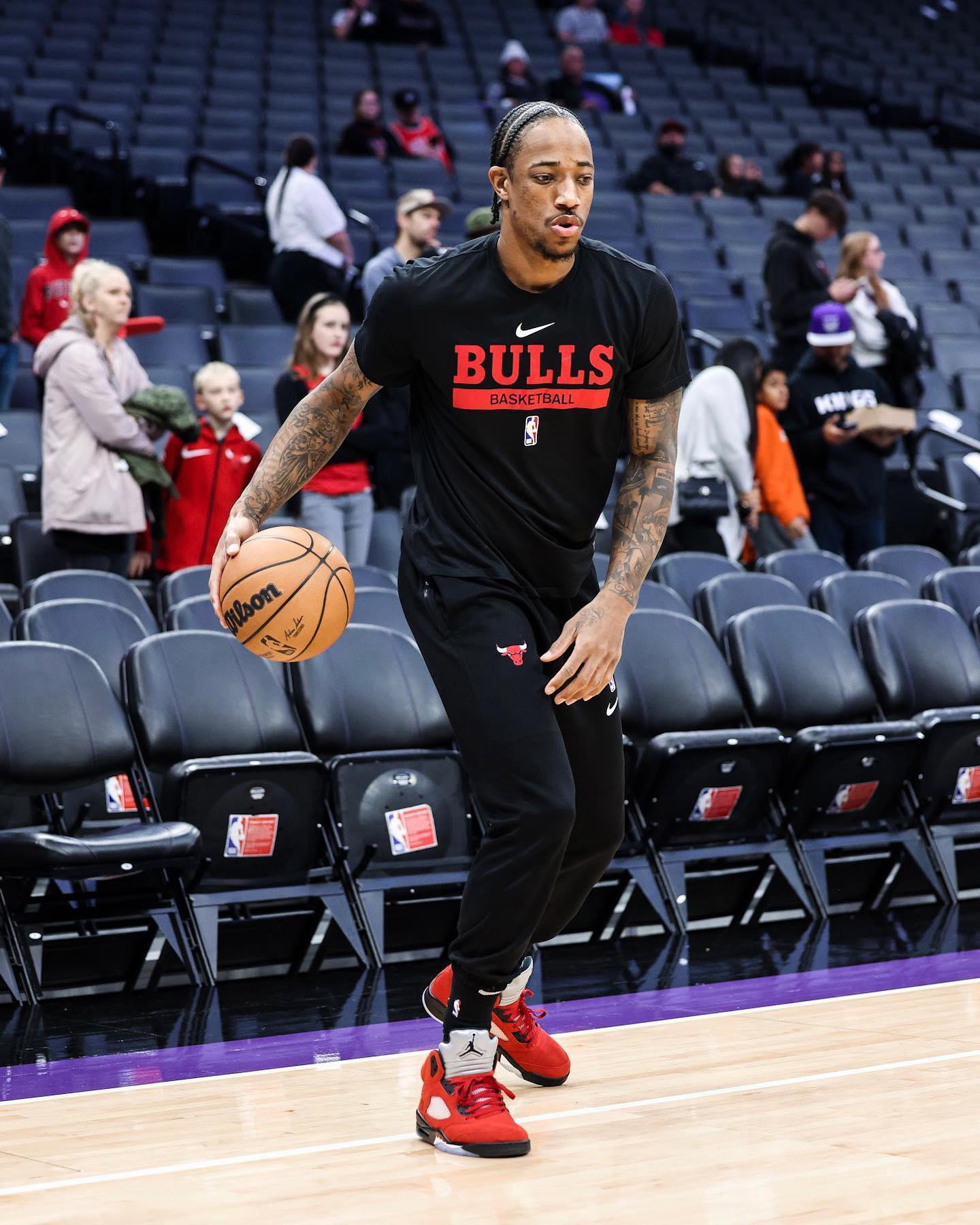 Chicago Bulls - Deebo warming up in the Raging Bull 5s in Sacramento