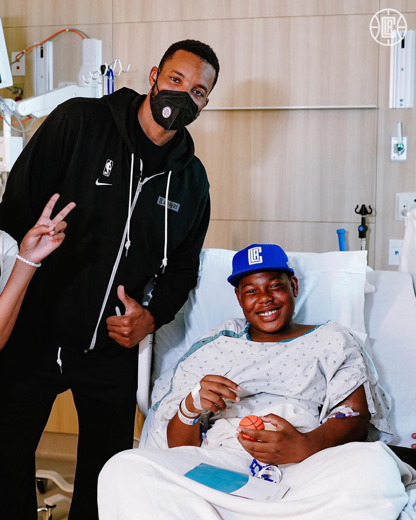 LA Clippers - #normanpowell4 spent Monday visiting some amazing fans at #cedarssinai
